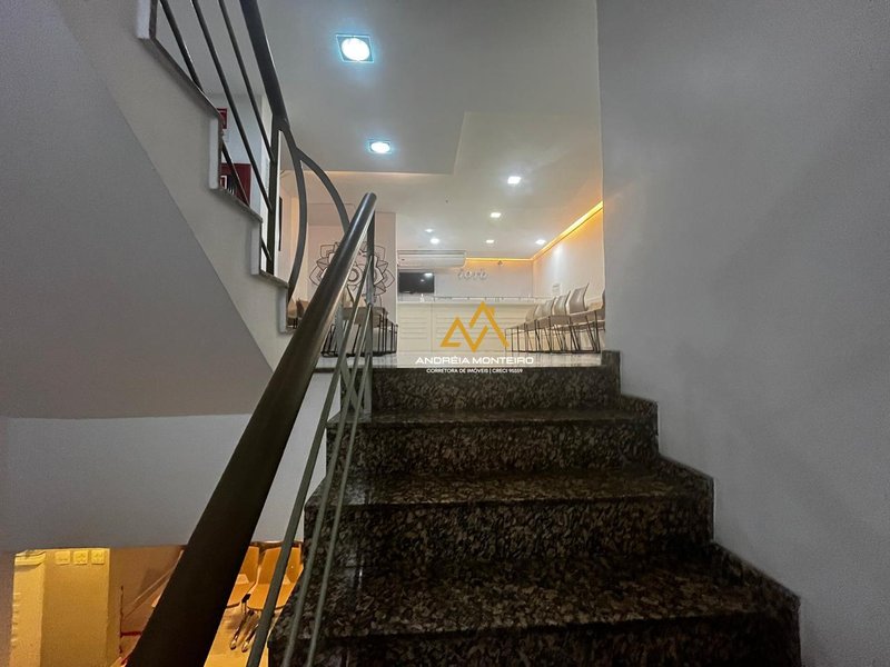 Prédio comercial com 3 andares com 1080m2, na Barra da Tijuca , por apenas R$ 18.000.000 Avenida Olegário Maciel Rio de Janeiro - 