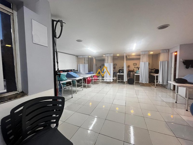 Prédio comercial com 3 andares com 1080m2, na Barra da Tijuca , por apenas R$ 18.000.000 Avenida Olegário Maciel Rio de Janeiro - 