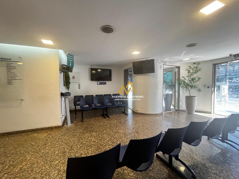 Prédio comercial com 3 andares com 1080m2, na Barra da Tijuca , por apenas R$ 18.000.000 Avenida Olegário Maciel Rio de Janeiro - 