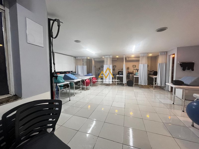 Prédio comercial com 3 andares com 1080m2, na Barra da Tijuca , por apenas R$ 18.000.000 Avenida Olegário Maciel Rio de Janeiro - 