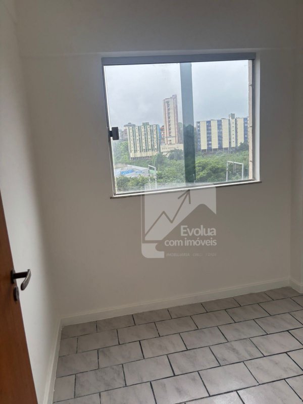 Excelente Apartamento reformado com 2º quartos no 8º andar Avenida Mário Leal Ferreira Salvador - 