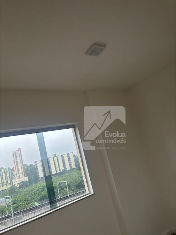 Excelente Apartamento reformado com 2º quartos no 8º andar Avenida Mário Leal Ferreira Salvador - 