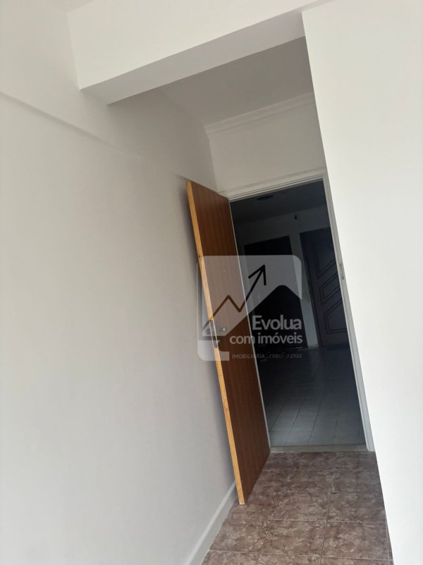Excelente Apartamento reformado com 2º quartos no 8º andar Avenida Mário Leal Ferreira Salvador - 