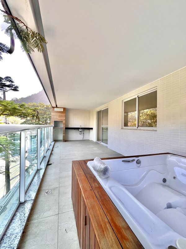 Apartamento novo com 3 suítes na Barrinha  Rio de Janeiro - 