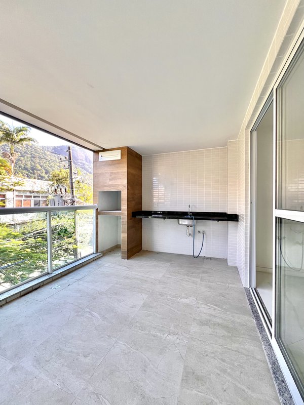Apartamento novo com 3 suítes na Barrinha  Rio de Janeiro - 