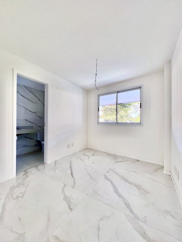 Apartamento novo com 3 suítes na Barrinha  Rio de Janeiro - 