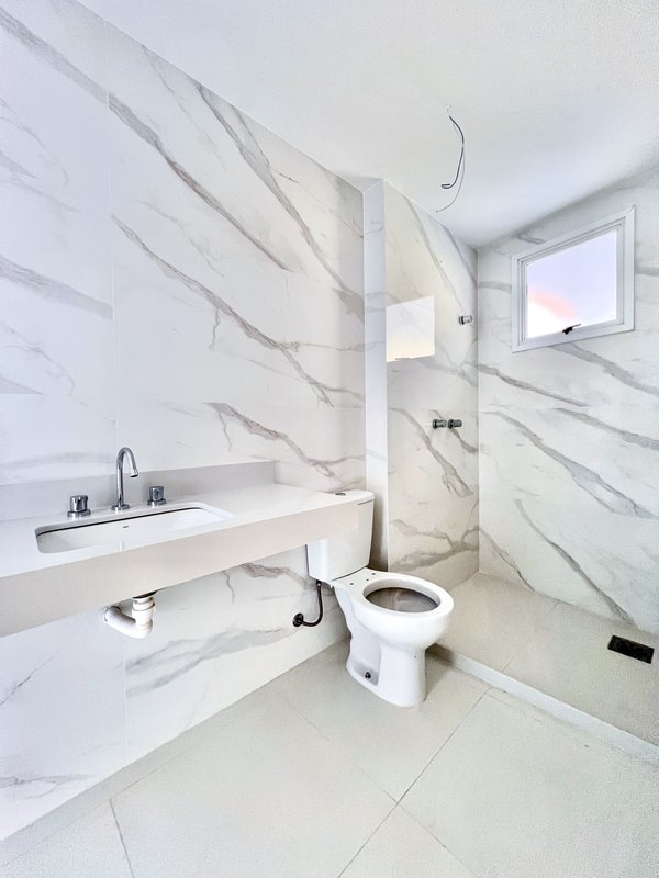 Apartamento novo com 3 suítes na Barrinha  Rio de Janeiro - 