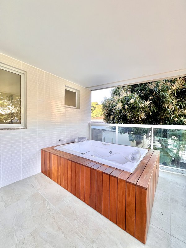 Apartamento novo com 3 suítes na Barrinha  Rio de Janeiro - 
