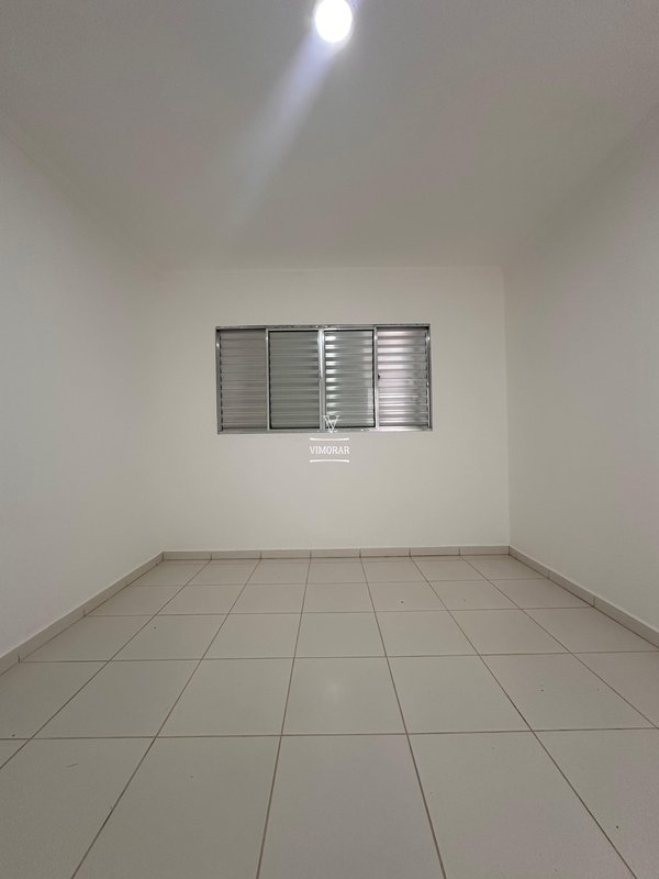 Casa térrea 2 dormitórios + 2 vagas de garagem  Guarulhos - 