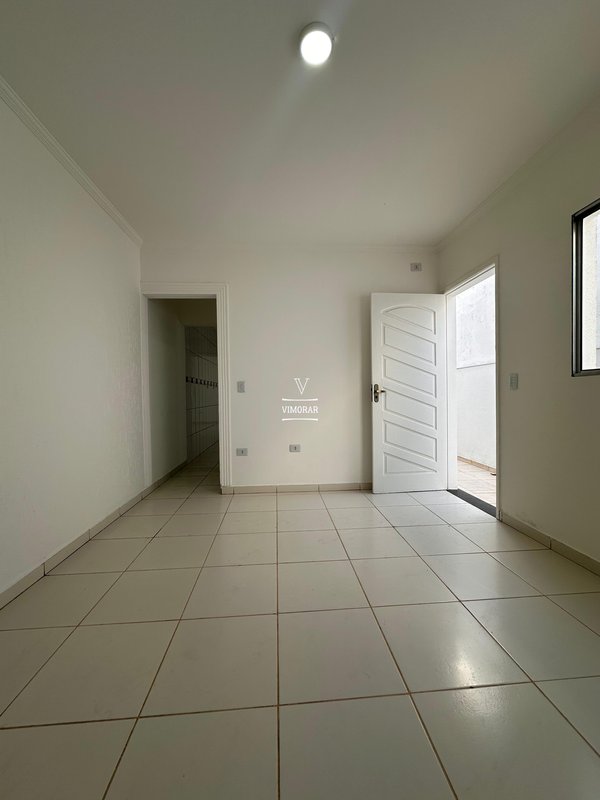 Casa térrea 2 dormitórios + 2 vagas de garagem  Guarulhos - 