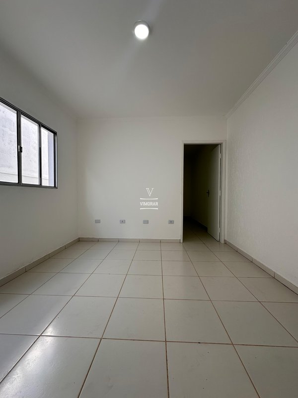 Casa térrea 2 dormitórios + 2 vagas de garagem  Guarulhos - 