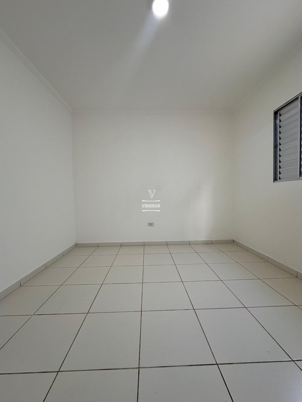 Casa térrea 2 dormitórios + 2 vagas de garagem  Guarulhos - 