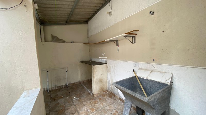 Sobrado 2 dormitórios + 2 vagas de garagem  Itaquaquecetuba - 