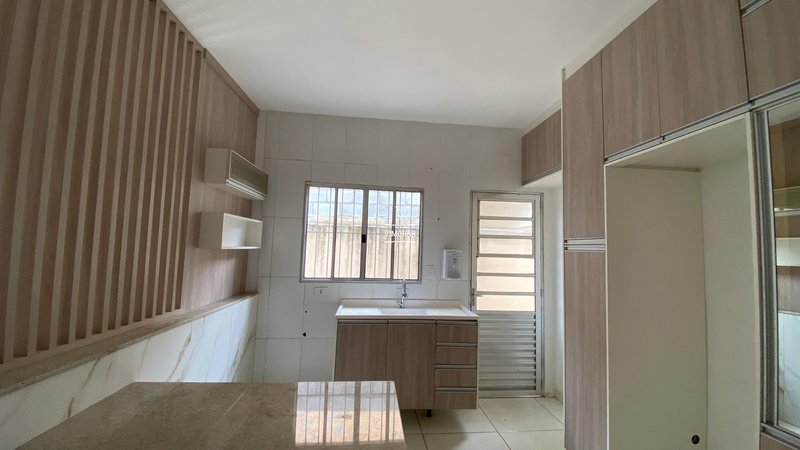 Sobrado 2 dormitórios + 2 vagas de garagem  Itaquaquecetuba - 