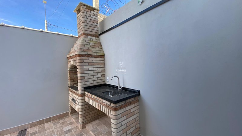 Sobrado 2 suítes + 2 vagas de garagem  Itaquaquecetuba - 