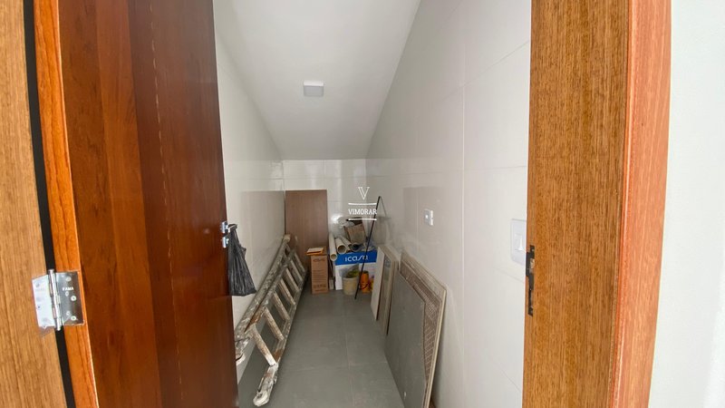 Casa 2 dormitórios sendo 1 suíte + 6 vagas de garagem  Itaquaquecetuba - 