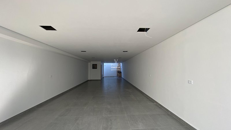 Casa 2 dormitórios sendo 1 suíte + 6 vagas de garagem  Itaquaquecetuba - 
