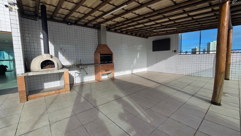 3 quartos (1 suíte). 79 m². Varanda. Andar alto. Moveis fixos Rua Desembargador Motta Júnior Recife - 