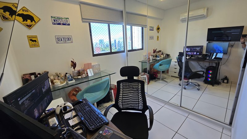 3 quartos (1 suíte). 79 m². Varanda. Andar alto. Moveis fixos Rua Desembargador Motta Júnior Recife - 