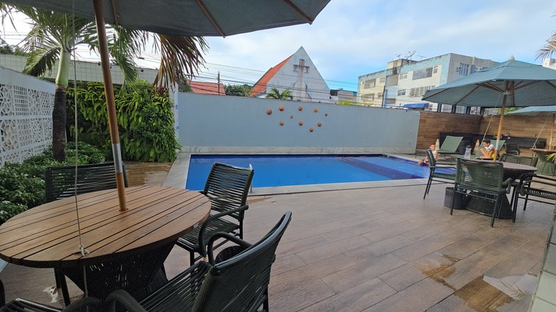 3 quartos (1 suíte). 79 m². Varanda. Andar alto. Moveis fixos Rua Desembargador Motta Júnior Recife - 
