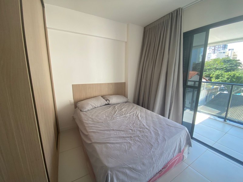 APARTAMENTO QUARTO E SALA VARANDA ELEVADOR PISCINA ACADEMIA GARAGEM LOCAÇÃO NA BARRA!!! Rua Marquês de Caravelas Salvador - 