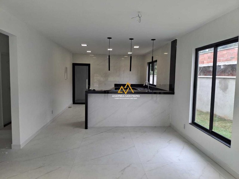 Casa com 3 dormitórios à venda, 380m² por R$980.000 - Cond. Reserva Pilar (Pilar) - Maricá Rod. Ver. Oldemar Guedes Figueiredo Maricá - 