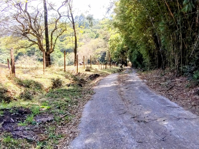 Sítio com piscina e cachoeira à venda próximo à represa de Nazaré Paulista  Nazaré Paulista - 