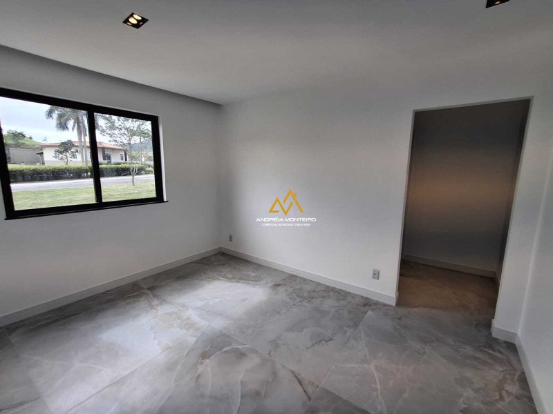 Casa com 3 dormitórios à venda, 408m² por R$980.000 - Cond. Reserva Pilar (Pilar) - Maricá Rod. Ver. Oldemar Guedes Figueiredo Maricá - 