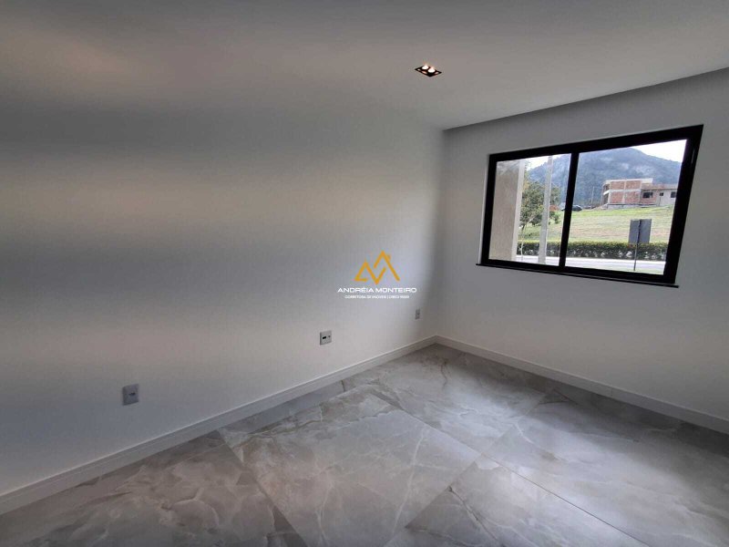 Casa com 3 dormitórios à venda, 408m² por R$980.000 - Cond. Reserva Pilar (Pilar) - Maricá Rod. Ver. Oldemar Guedes Figueiredo Maricá - 