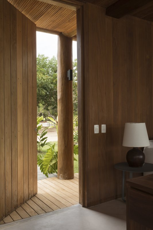 Casa Madeira à Venda, 446m², 4 Suítes, Oiteiros das Brisas - Bahia Rua da Pousada Porto Seguro - 
