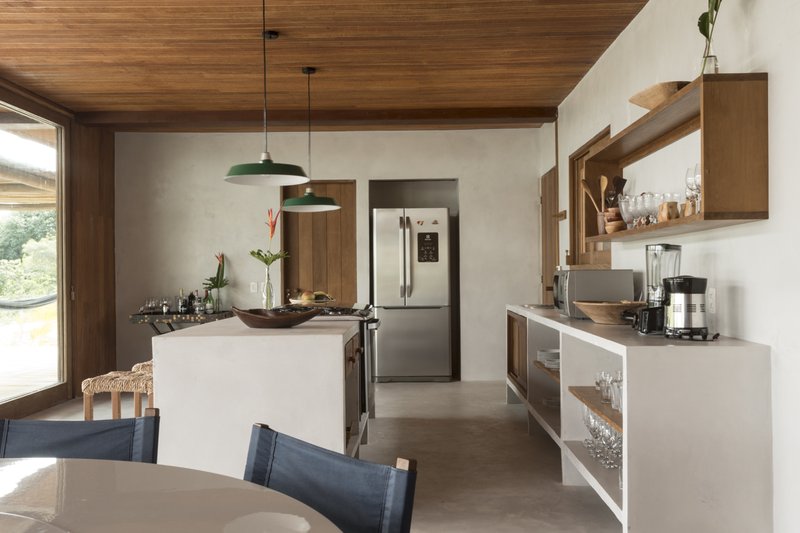 Casa Madeira à Venda, 446m², 4 Suítes, Oiteiros das Brisas - Bahia Rua da Pousada Porto Seguro - 