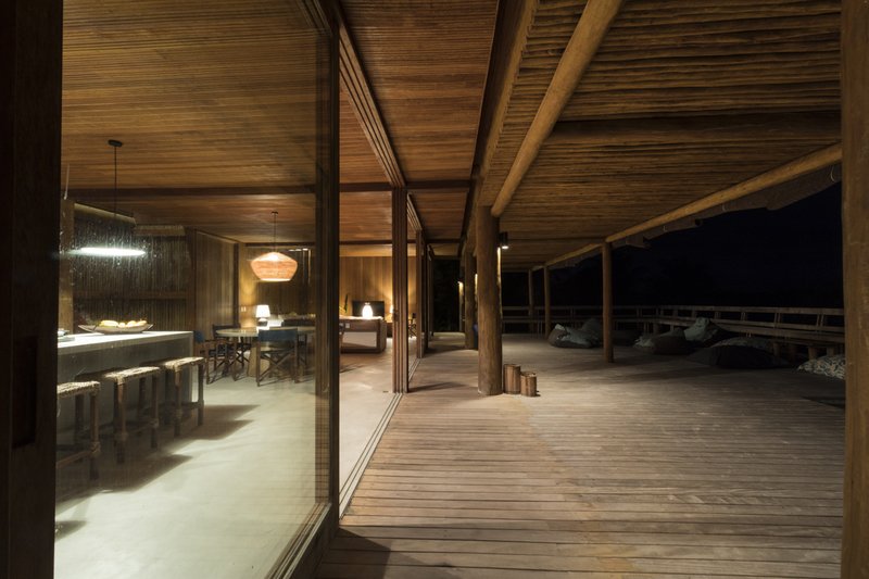 Casa Madeira à Venda, 446m², 4 Suítes, Oiteiros das Brisas - Bahia Rua da Pousada Porto Seguro - 