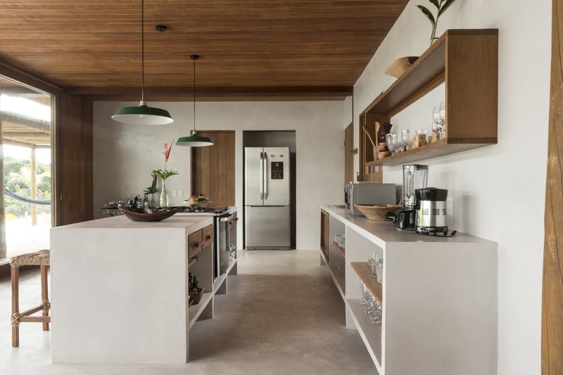 Casa Madeira à Venda, 446m², 4 Suítes, Oiteiros das Brisas - Bahia Rua da Pousada Porto Seguro - 