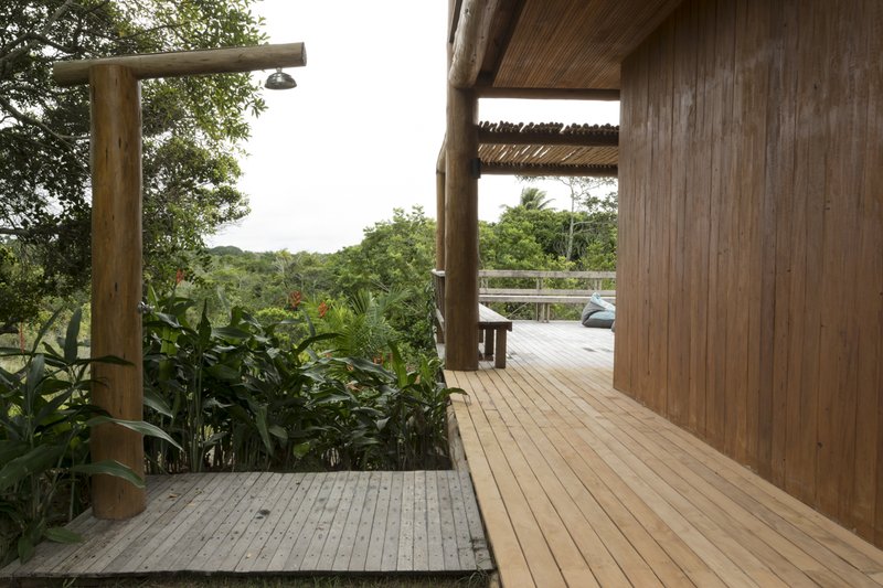 Casa Madeira à Venda, 446m², 4 Suítes, Oiteiros das Brisas - Bahia Rua da Pousada Porto Seguro - 