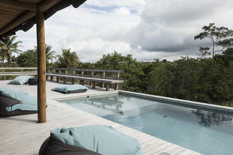 Casa Madeira à Venda, 446m², 4 Suítes, Oiteiros das Brisas - Bahia Rua da Pousada Porto Seguro - 