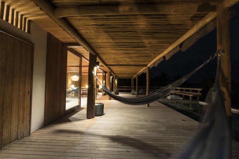 Casa Madeira à Venda, 446m², 4 Suítes, Oiteiros das Brisas - Bahia Rua da Pousada Porto Seguro - 