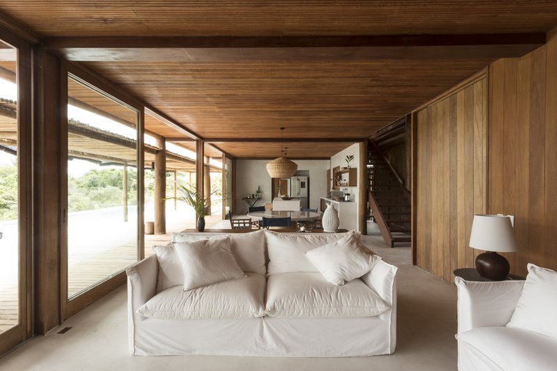 Casa Madeira à Venda, 446m², 4 Suítes, Oiteiros das Brisas - Bahia Rua da Pousada Porto Seguro - 