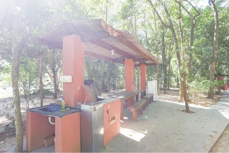 Chacara à venda - R$ 570.000 - 3 Dorm. 1 suite - Cond. Residencial Aquarius - Araçoiaba SP R. José de Oliveira Leite Araçoiaba da Serra - 