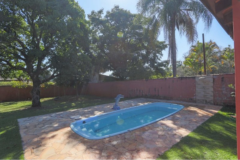 Chacara à venda - R$ 570.000 - 3 Dorm. 1 suite - Cond. Residencial Aquarius - Araçoiaba SP R. José de Oliveira Leite Araçoiaba da Serra - 