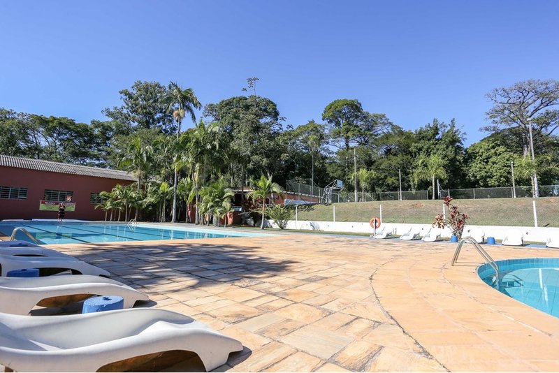 Chacara à venda - R$ 570.000 - 3 Dorm. 1 suite - Cond. Residencial Aquarius - Araçoiaba SP R. José de Oliveira Leite Araçoiaba da Serra - 