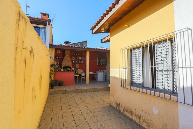 Casa à venda - 148m - 3 Dorm. (1 suíte), 4 vagas, Espaço gourmet - churrasqueira Sorocaba Rua Nicolau Archilla Rodrigues Sorocaba - 