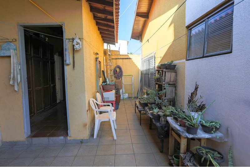 Casa à venda - 148m - 3 Dorm. (1 suíte), 4 vagas, Espaço gourmet - churrasqueira Sorocaba Rua Nicolau Archilla Rodrigues Sorocaba - 