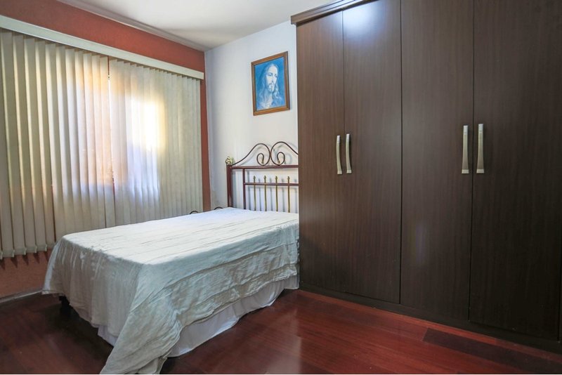 Casa à venda - 148m - 3 Dorm. (1 suíte), 4 vagas, Espaço gourmet - churrasqueira Sorocaba Rua Nicolau Archilla Rodrigues Sorocaba - 
