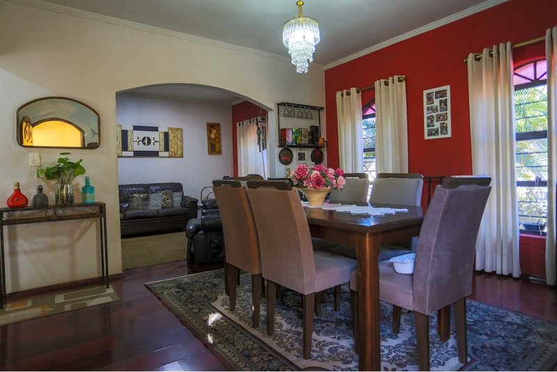 Casa à venda - 148m - 3 Dorm. (1 suíte), 4 vagas, Espaço gourmet - churrasqueira Sorocaba Rua Nicolau Archilla Rodrigues Sorocaba - 