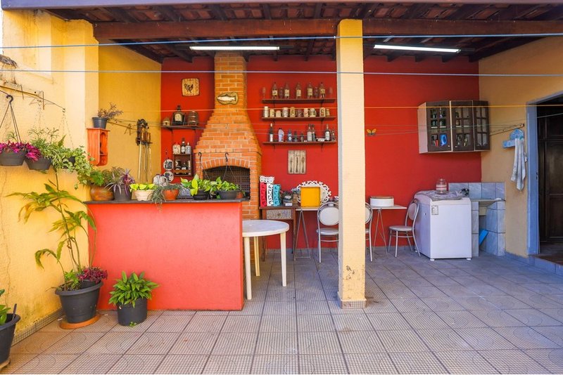 Casa à venda - 148m - 3 Dorm. (1 suíte), 4 vagas, Espaço gourmet - churrasqueira Sorocaba Rua Nicolau Archilla Rodrigues Sorocaba - 