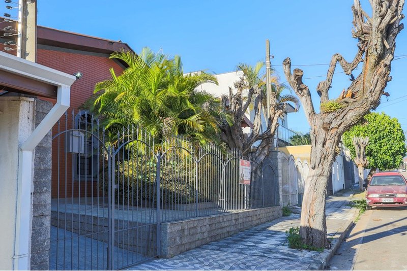 Casa à venda - 148m - 3 Dorm. (1 suíte), 4 vagas, Espaço gourmet - churrasqueira Sorocaba Rua Nicolau Archilla Rodrigues Sorocaba - 