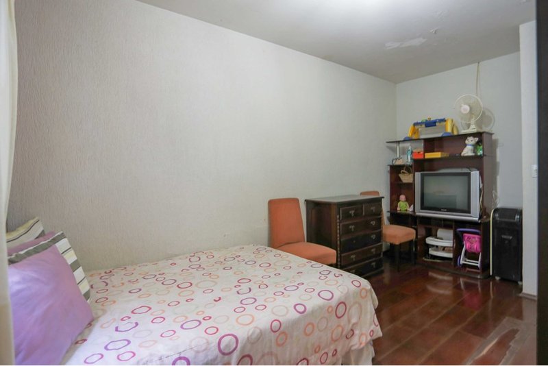 Casa à venda - 148m - 3 Dorm. (1 suíte), 4 vagas, Espaço gourmet - churrasqueira Sorocaba Rua Nicolau Archilla Rodrigues Sorocaba - 