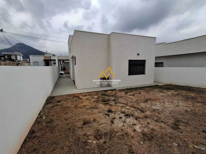 Casa com 2 dormitórios à venda, 240m² por R$ 410.000 -Cond. Dom Village- Ubatiba - Maricá Rodovia. Vereador Oldemar Guedes Figueiredo Maricá - 