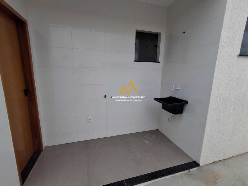 Casa com 2 dormitórios à venda, 240m² por R$ 410.000 -Cond. Dom Village- Ubatiba - Maricá Rodovia. Vereador Oldemar Guedes Figueiredo Maricá - 
