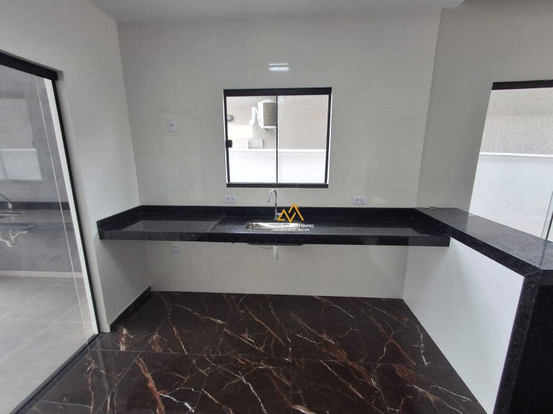Casa com 3 dormitórios à venda, 99m² por R$ 540.000 -Cond. Dom Village- Ubatiba - Maricá Rodovia. Vereador Oldemar Guedes Figueiredo Maricá - 